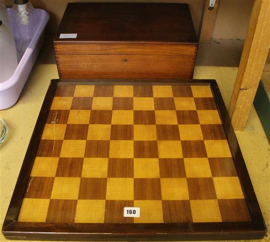 Chinese carved and red stained ivory chess set